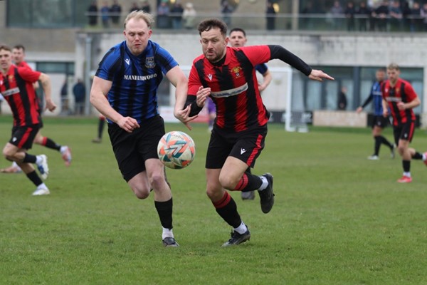Goodwick United player and Hakin United player